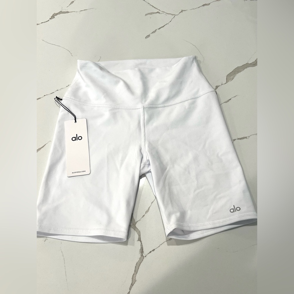 NWT ALO YOGA HIGH - WAIST BIKER SHORT